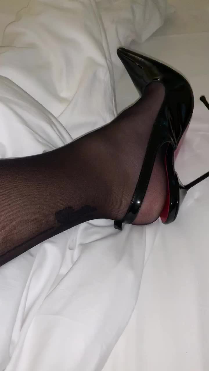 CD cum into pantyhose